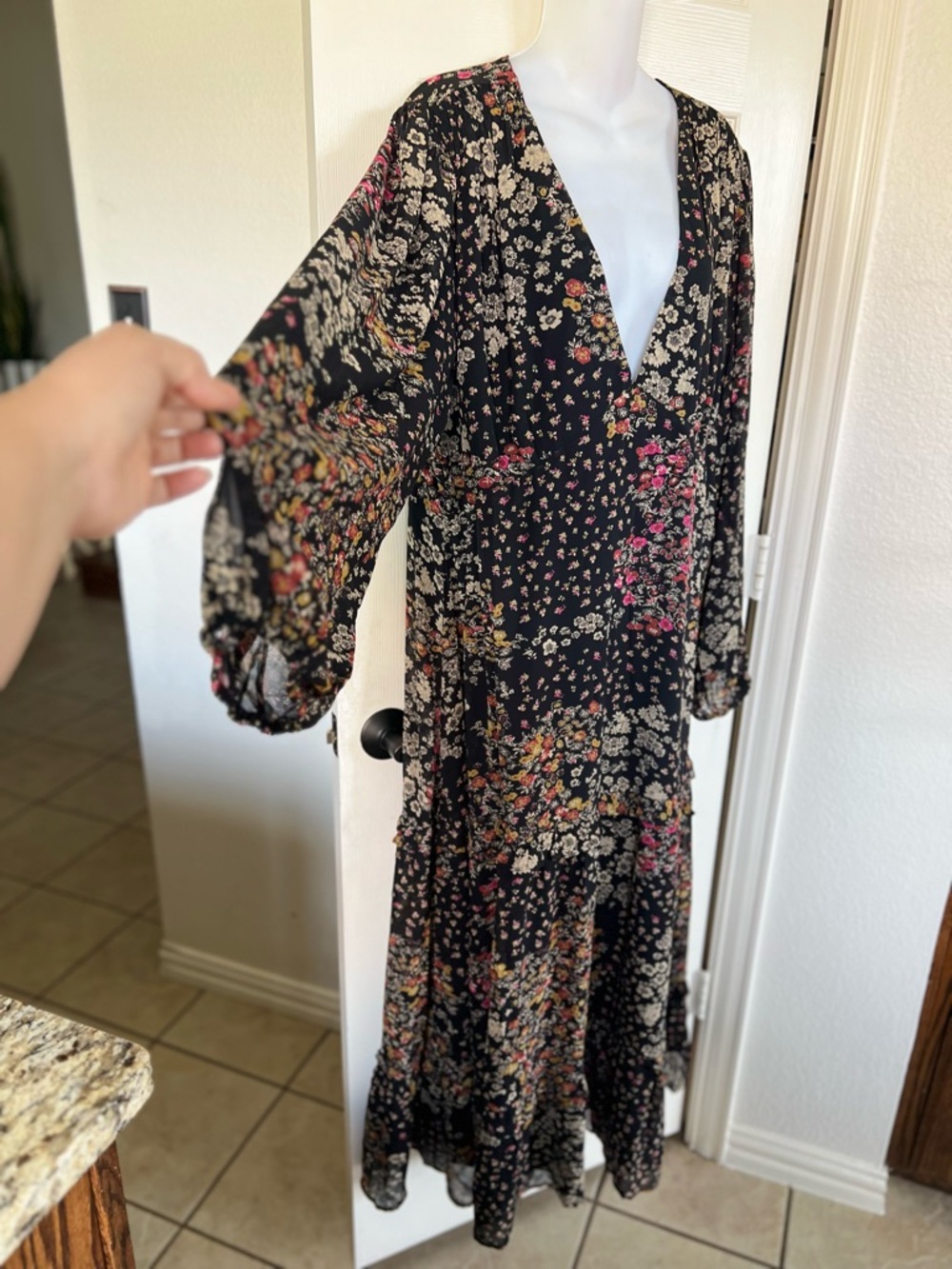NWT Black Floral Chiffon V-Neck Long Sleeve Maxi Dress - Picture 5 of 14